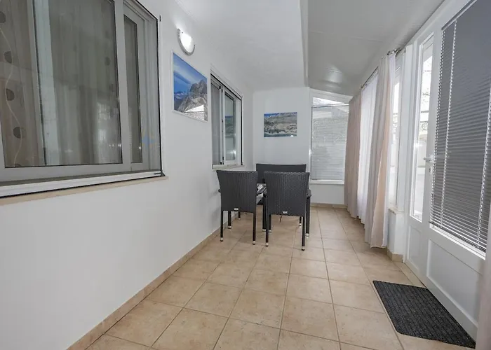 Karmela * Veliko Brdo (Makarska)